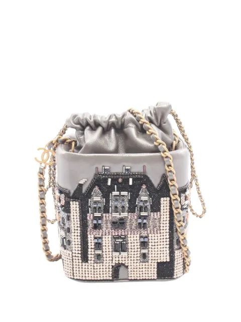 CHANEL Pre-Owned 2021 Metallic Lambskin Crystal Metiers D Art Chateau de Chenonceau bucket bag Silver ZMI6TRDPQIWCYVBT