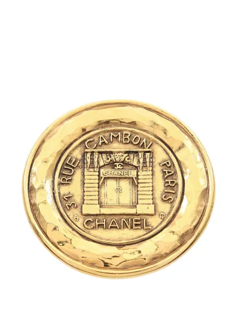 CHANEL Pre-Owned 1970-1980 Gold Plated 31 Rue Cambon Round Brooch costume brooch Gold ZP2RVKJGCN8VV654