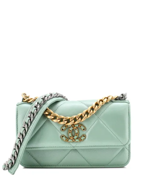 CHANEL Pre-Owned 19 Flap Phone Holder with Chain Quilted Lambskin crossbody bag Green HBWQ0NB3N5TQQWG9