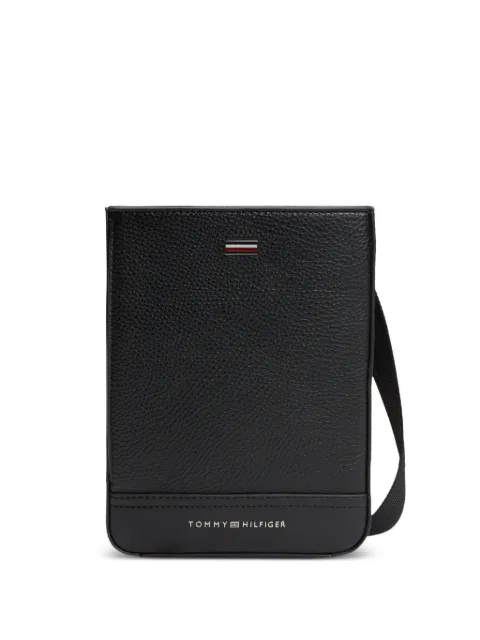 Tommy Hilfiger logo-plaque shoulder bag Black AM0AM14434