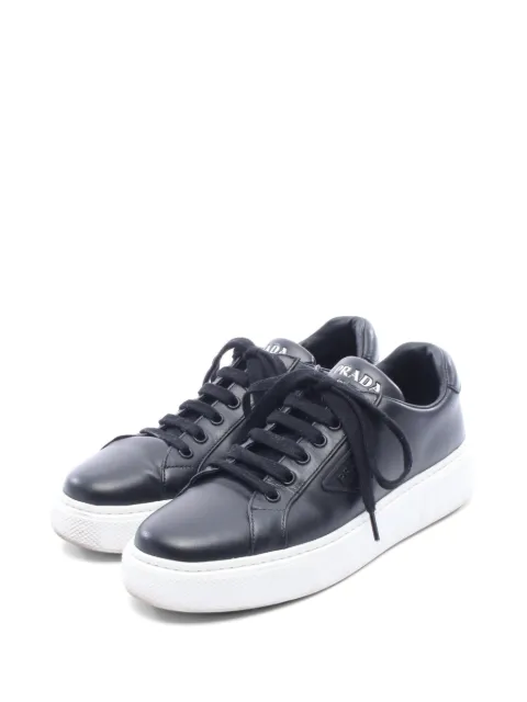 Prada Pre-Owned 2000s Triangle-logo low-top sneakers Black 1060826