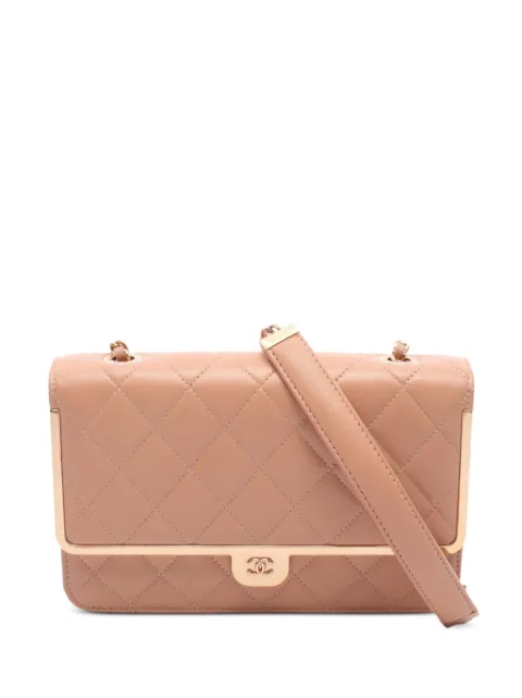 CHANEL Pre-Owned 2021s matelassé shoulder bag Neutrals 1073285KNPH7TJC