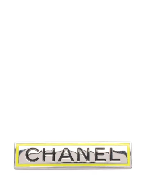 CHANEL Pre-Owned 1986-1988 logo-plate brooch Silver 1051535