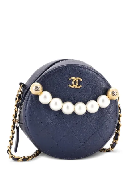 CHANEL Pre-Owned Chic Pearls Round Clutch with Chain Quilted Lambskin crossbody bag Blue 6ST6ZF8G4XO2AJWM