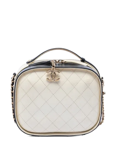 CHANEL Pre-Owned 2019 Small CC Crumpled Calfskin Vanity Case satchel Black NXEO05SV7U9YIAHC