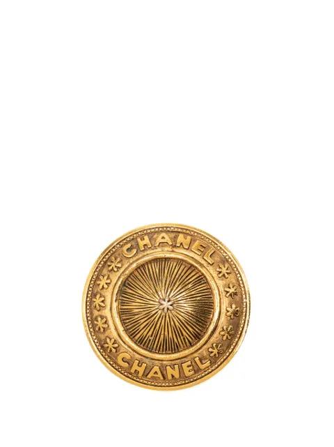 CHANEL Pre-Owned 1970-1980 Gold Plated Round Brooch costume brooch Gold 9BEF0ZF0ALWJP3PV