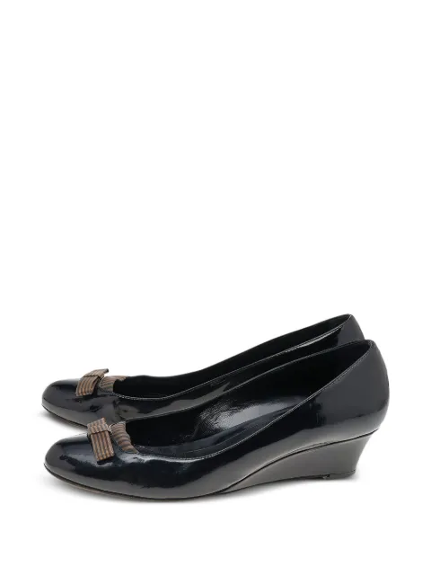 Fendi Pre-Owned bow wedge pumps Black 569353