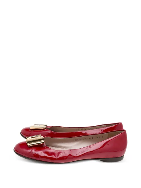 Ferragamo Pre-Owned patent-leather ballet flats Red 610541