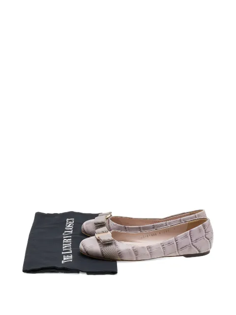 Ferragamo Pre-Owned Varina croc-embossed ballet flats Grey 610476