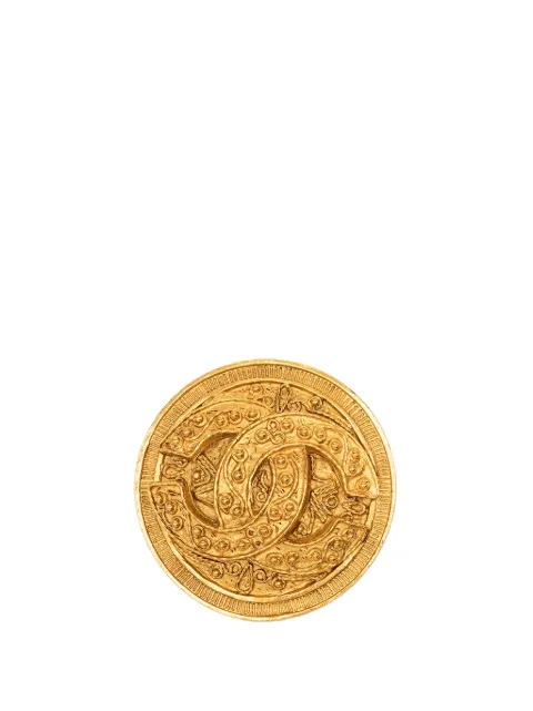 CHANEL Pre-Owned 1994 CC Gold Plated Filigree Round Brooch costume brooch Gold 568RIEDNF2W7E64G