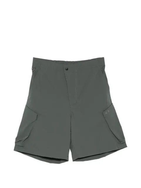 Oakley logo-detail cargo shorts Green FOA408817