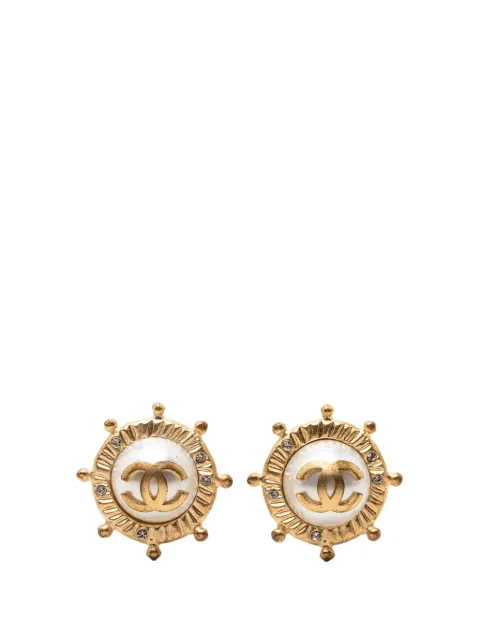 CHANEL Pre-Owned 2005 CC Gold Plated Faux Pearl and Strass Clip on Earrings costume earrings Gold PCF7AQ0B9Q5ZJRNN