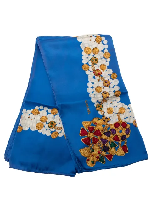 CHANEL Pre-Owned 1980-1990 Pearls and Gripoix Printed Silk Scarf 90 scarves Blue 346Z2MK6YXCBWEK4