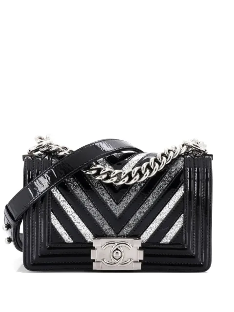 CHANEL Pre-Owned Boy Flap Bag Chevron Patent with Glitter PVC Small shoulder bag Black 6E4YRT9U7RFLZTK1