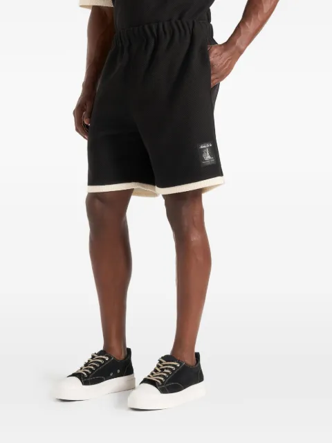Manière De Voir Reuben crochet detail shorts Black MAN3555