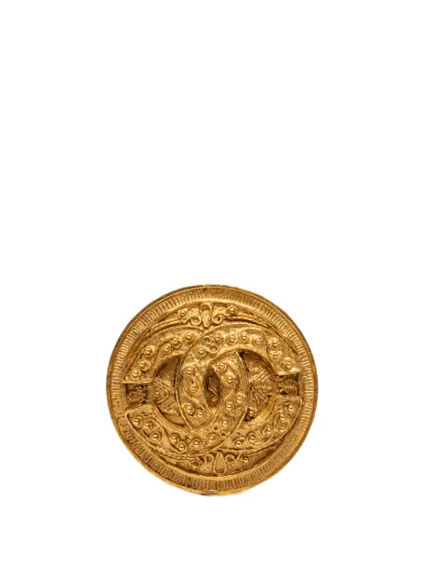 CHANEL Pre-Owned 1994 CC Gold Plated Round Brooch costume brooch Gold VLC4ZRPRZHH9PA34