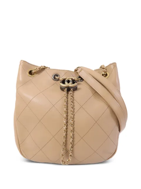 CHANEL Pre-Owned Egyptian Amulet CC bucket bag Neutrals AS0829