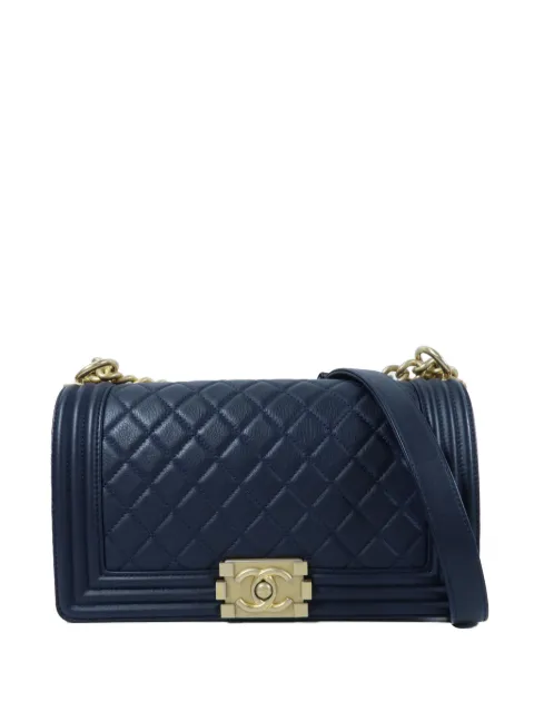 CHANEL Pre-Owned 25 Boy quilted lambskin crossbody bag Blue A67086