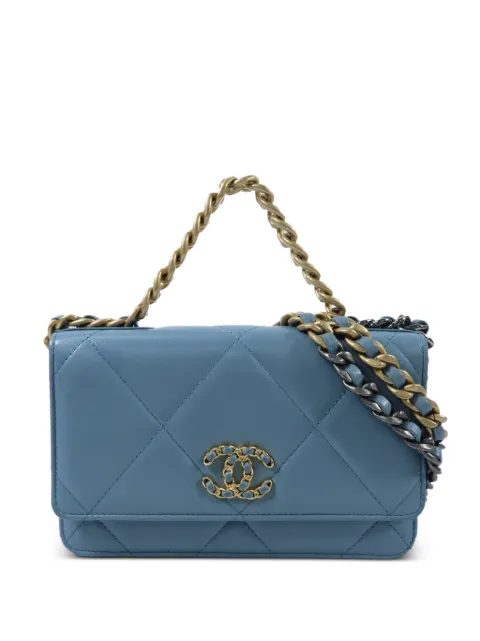 CHANEL Pre-Owned 19 CC-detail shoulder bag Blue AP3257