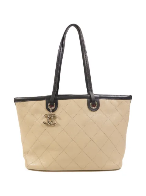 CHANEL Pre-Owned quilted CC tote bag Neutrals A92211