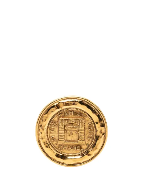 CHANEL Pre-Owned 1970-1980 Gold Plated 31 Rue Cambon Round Brooch costume brooch Gold V60YPQ6PHIXMGD0Q