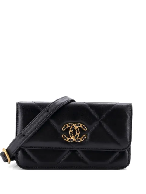 CHANEL Pre-Owned 19 Phone Holder Bag Quilted Lambskin belt bag Black C1FR21EY8BYJ627A