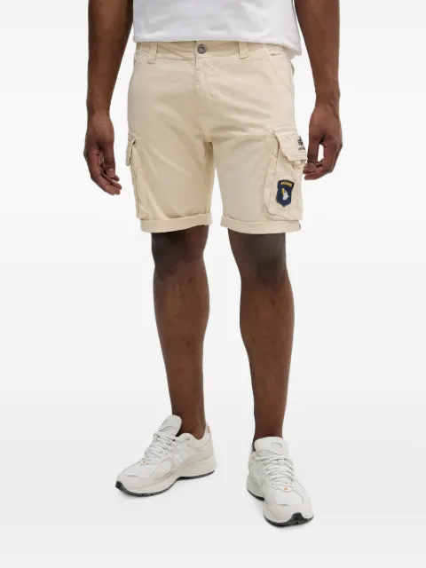 Alpha Industries Crew logo-patch cargo shorts Neutrals 186209