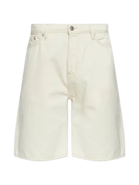 SAMSOE SAMSOE Saeddie logo-patch denim shorts Neutrals M26200010