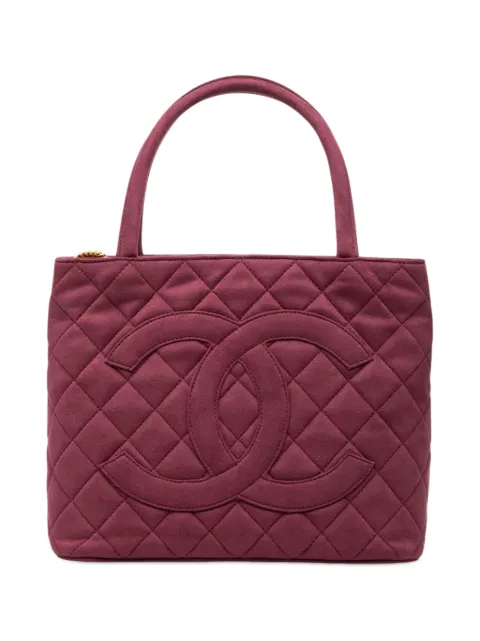 CHANEL Pre-Owned 1997-1999 Suede Medallion tote bag Red VYZPZPII2A0UWTZI