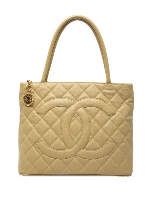 CHANEL Pre-Owned 2003-2004 Caviar Medallion tote bag Neutrals ONNURXDAUL339RV3