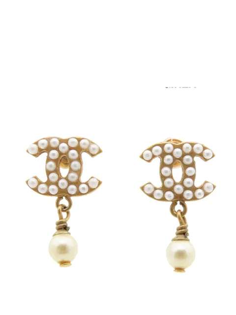 CHANEL Pre-Owned 2003 CC Gold Plated Faux Pearl Swing Push Back Earrings costume earrings Gold 003SQNG75QDMUOW7