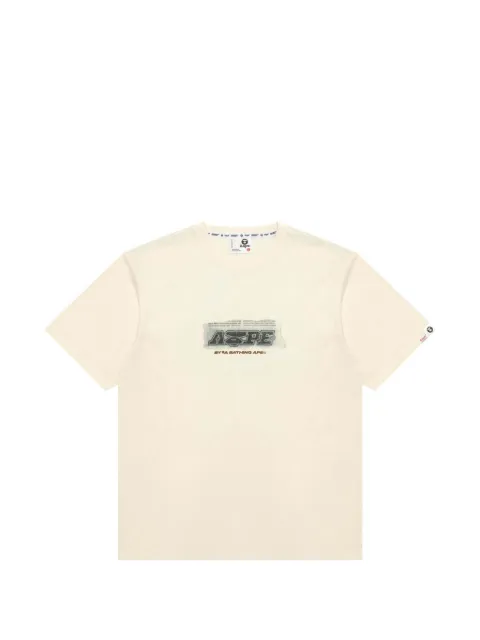AAPE BY *A BATHING APE® Aapeunvs graphic-print t-shirt Neutrals AAPTEM1872XXQ