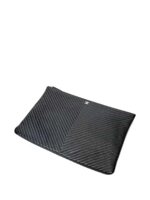 CHANEL Pre-Owned CC chevron-quilted clutch bag Black 22232322