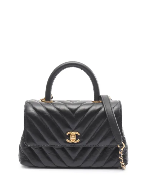 CHANEL Pre-Owned 2018-2019 Small Chevron Aged Calfskin Coco Top Handle Bag satchel Black 00ZLGBQUE2I96OBS