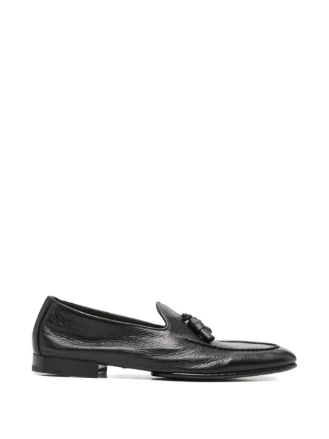 Doucal's tassel-detail grained-leather loafers Black DU3520TAORUZ054098