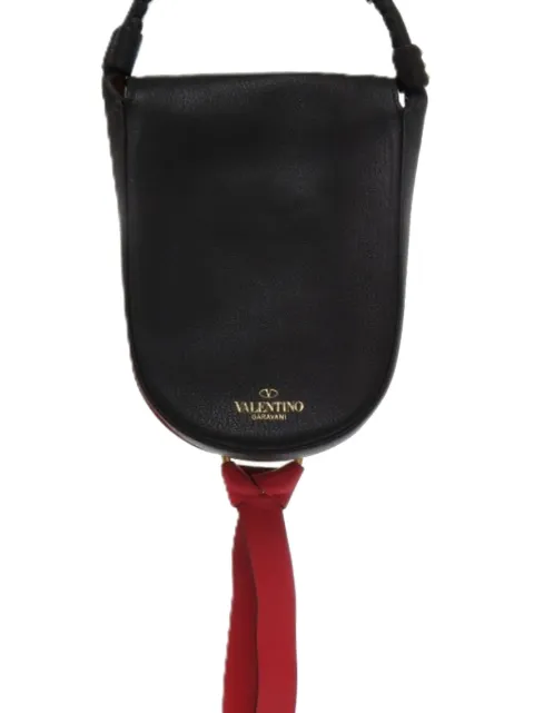 Valentino Garavani Pre-Owned 2018-2025 Goatskin VRing crossbody bag Black MD0KAVV1FQIYN1XZ