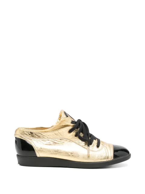 CHANEL Pre-Owned 2010s CC logo sneakers Gold CH900AWZ