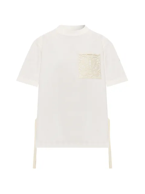 Moncler lace-patch T-shirt Neutrals L10938C0004489B8U
