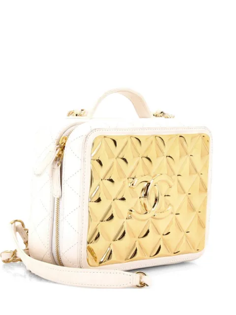 CHANEL Pre-Owned Golden Plate Vanity Case Quilted Metal and Lambskin Medium satchel Gold YEANY01J7UTMA1D5