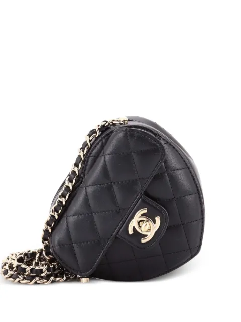 CHANEL Pre-Owned CC in Love Heart Clutch with Chain Quilted Lambskin crossbody bag Black LQ4NWWUN0VVUD38Y