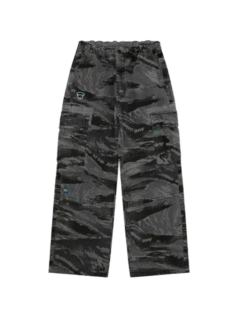 AAPE BY *A BATHING APE® camouflage flap-pocket trousers Grey APTD611XXQ