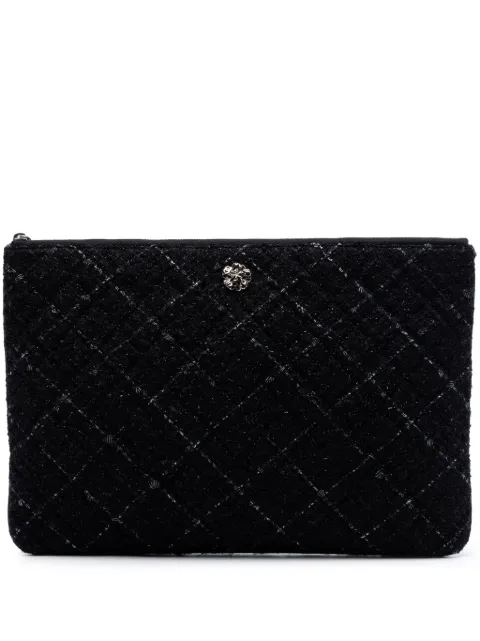 CHANEL Pre-Owned 2016-2017 Large Quilted Tweed and Lambskin Camellia O Case clutch bag Black XW40XGPT6SSRU5PY