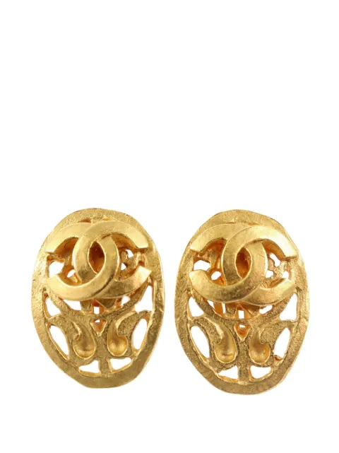 CHANEL Pre-Owned 1995 CC Gold Plated Oval Clip On Earrings costume earrings Gold P43WRBOEFHO6633H