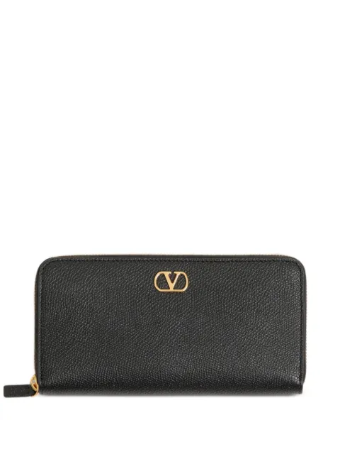 Valentino Garavani VLogo Signature zip wallet in grainy calfskin Black WP0BB3SNP