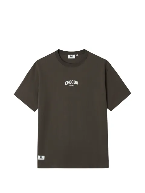 CHOCOOLATE logo-print T-shirt Brown B1XTEM00791X