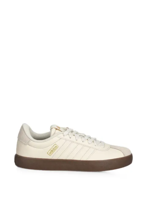 adidas logo-plaque low-top sneakers Neutrals IH4019