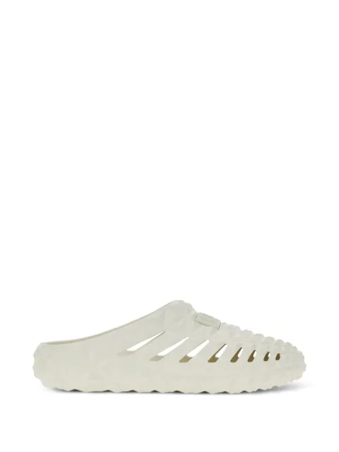 Ea7 Emporio Armani studded sliders pri Neutrals 7X000665AF23652U1060