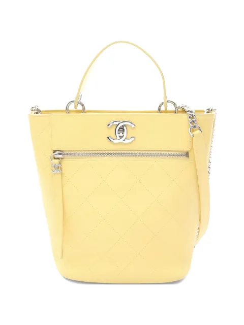 CHANEL Pre-Owned 2019 matelasse chain-strap tote bag Yellow 105194727566594