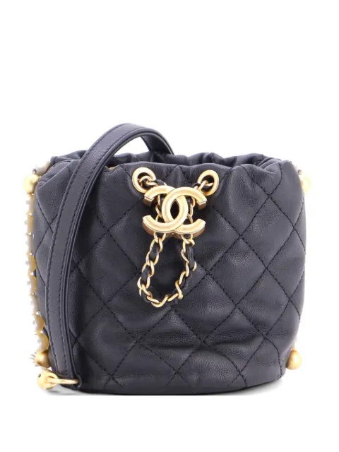 CHANEL Pre-Owned About Pearls Quilted Calfskin Mini bucket bag Black LQUF9EX1RZGJ0PP8