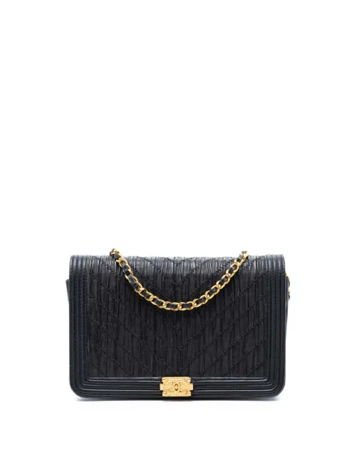 CHANEL Pre-Owned 2018 Pleated Crumpled Chevron Calfskin Le Boy Wallet On Chain crossbody bag Black AW0XX3L7TP8I3AJX